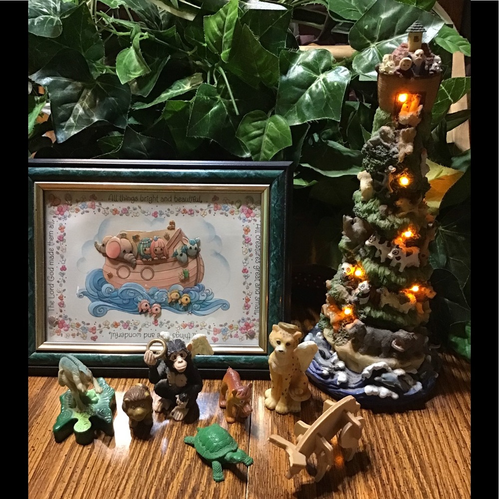 Small collection of Noah’s ark picture&musical